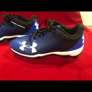 Under armor boys baseball cleats